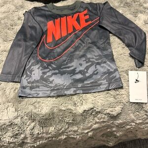 NWT Boys Nike Tee Dri-fit  t shirt.